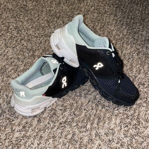 Women’s On Running Cloudflyer Shoes